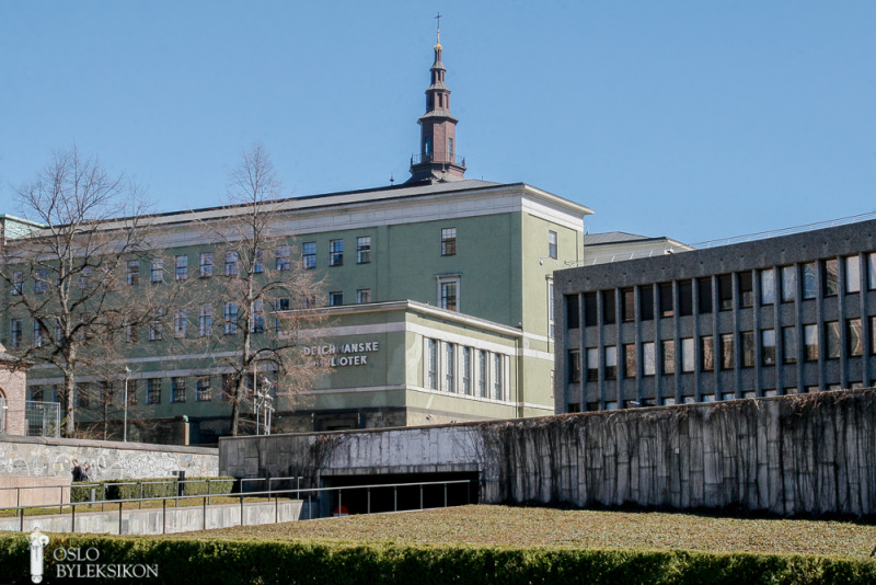 Fil:Deichman bibliotek A.G Plass.jpg