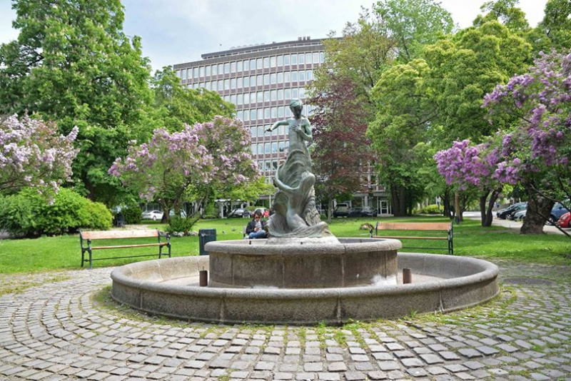 Fil:Olaf Bulls plass OBL v2.jpg