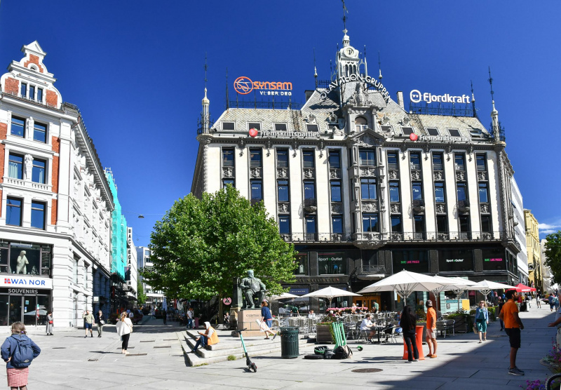 Fil:Stortings plass.jpg