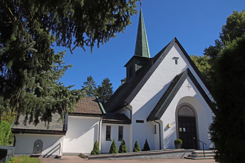 Fil:Høybråten kirke.jpg