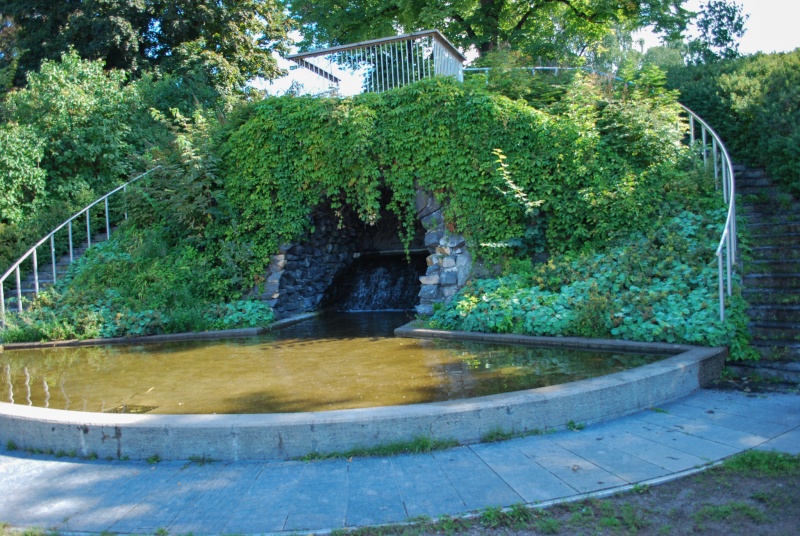 Fil:Grotten i Kampen park.jpg