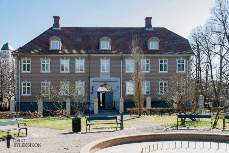 Fil:Militærhospitalet vår.jpg