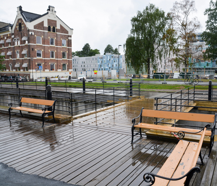 Fil:Nydalen gangbru.jpg