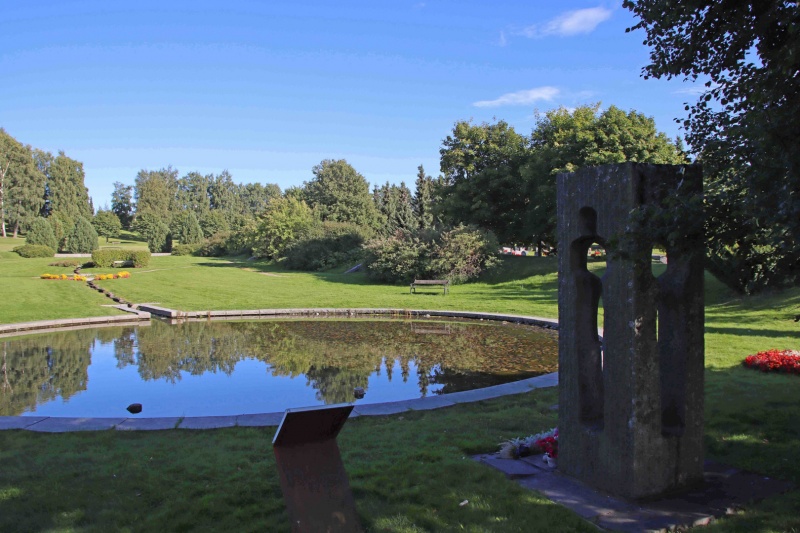 Fil:Alfaset gravlund.jpg