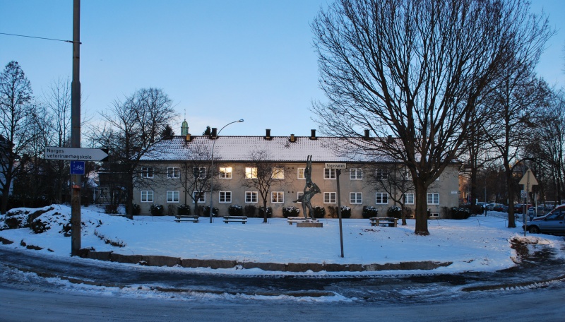 Fil:Louise Iversens plass.jpg