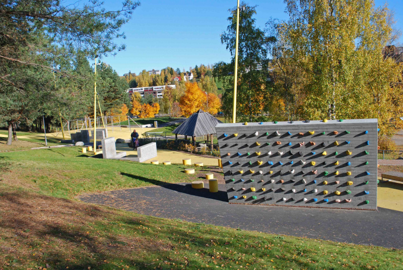 Fil:Verdensparken med parkouranlegget.jpg